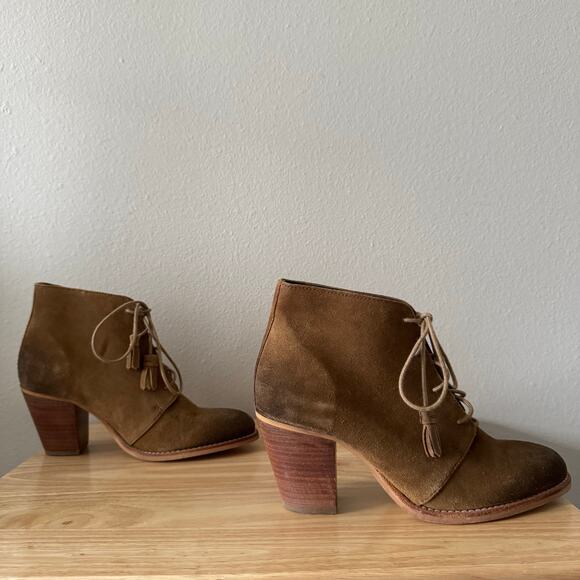 NWOB Crevo Sumerset Tassle Lace Up Leather Suede Heel Ankle Booties Boots Sz 8 - Picture 5 of 6